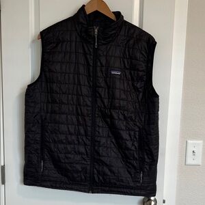 Patagonia Black Lightweight Quilted Men's Vest